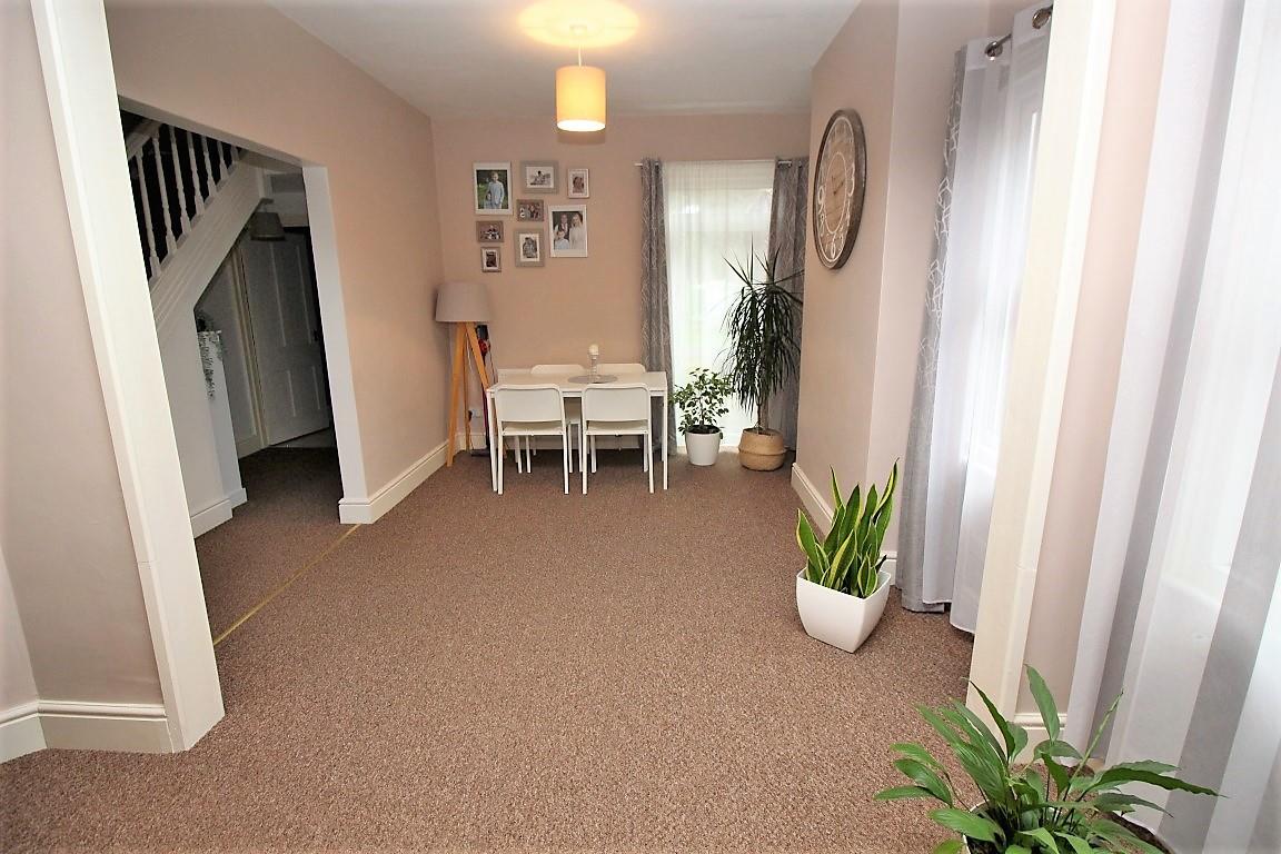 Kentwood Hill, Tilehurst, Reading